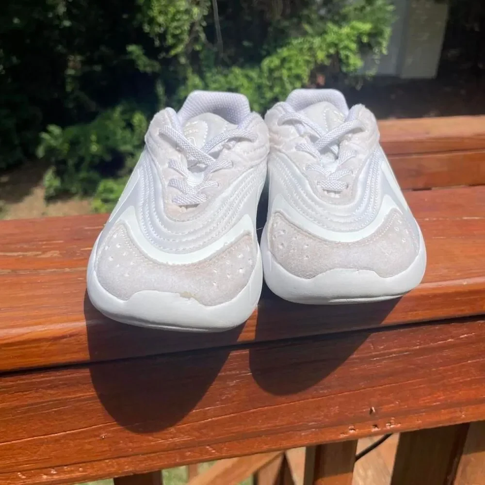 Adidas Ozelia Toddler 11 cream easy on sneakers